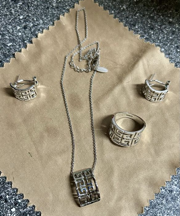 Набори прикрас каблучка, сережки, підвіска