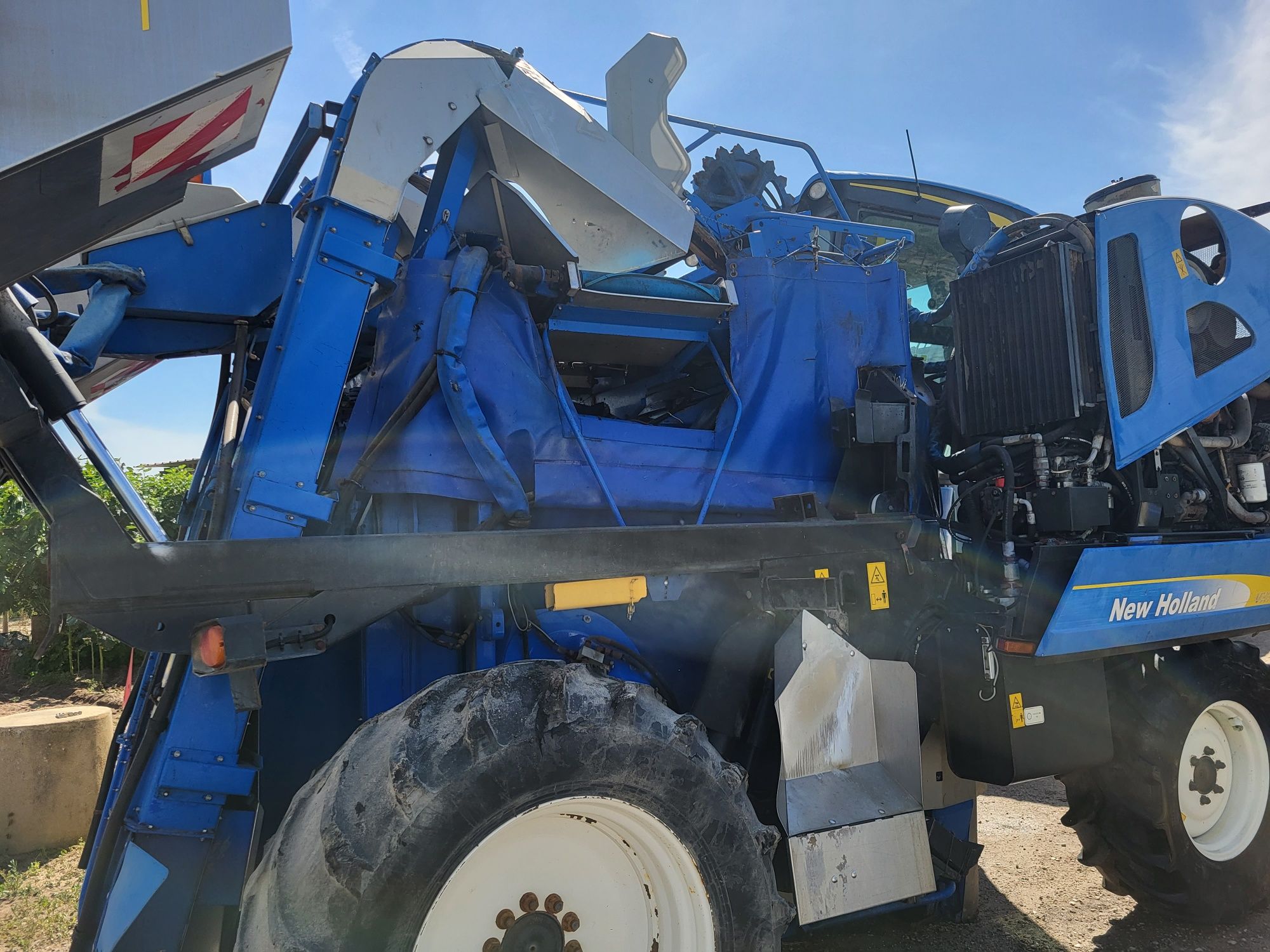 Máquina de vindimar/Olival NEW HOLLAND VX7090