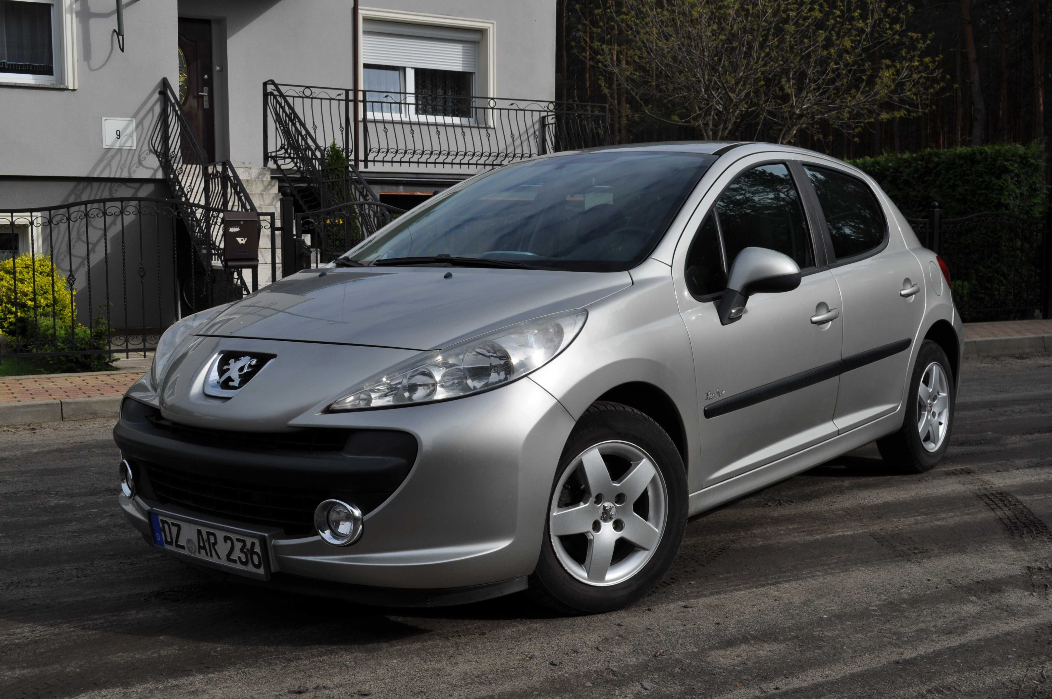 Peugeot 207 1,4 benzyna Pełny serwis zobacz koniecznie