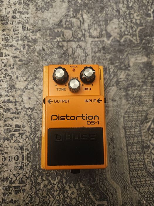 BOSS Distortion DS-1