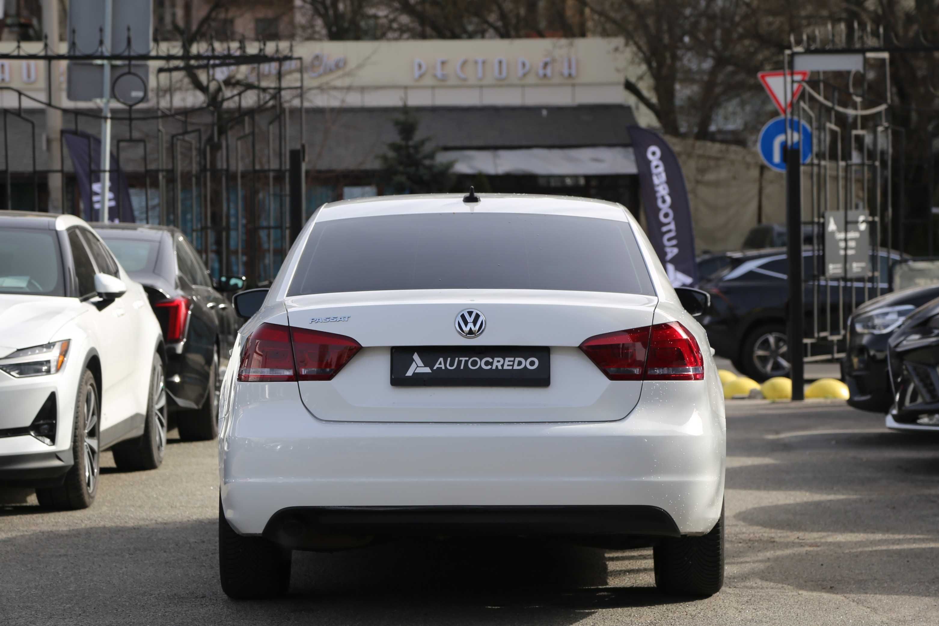 Volkswagen Passat 2013 року