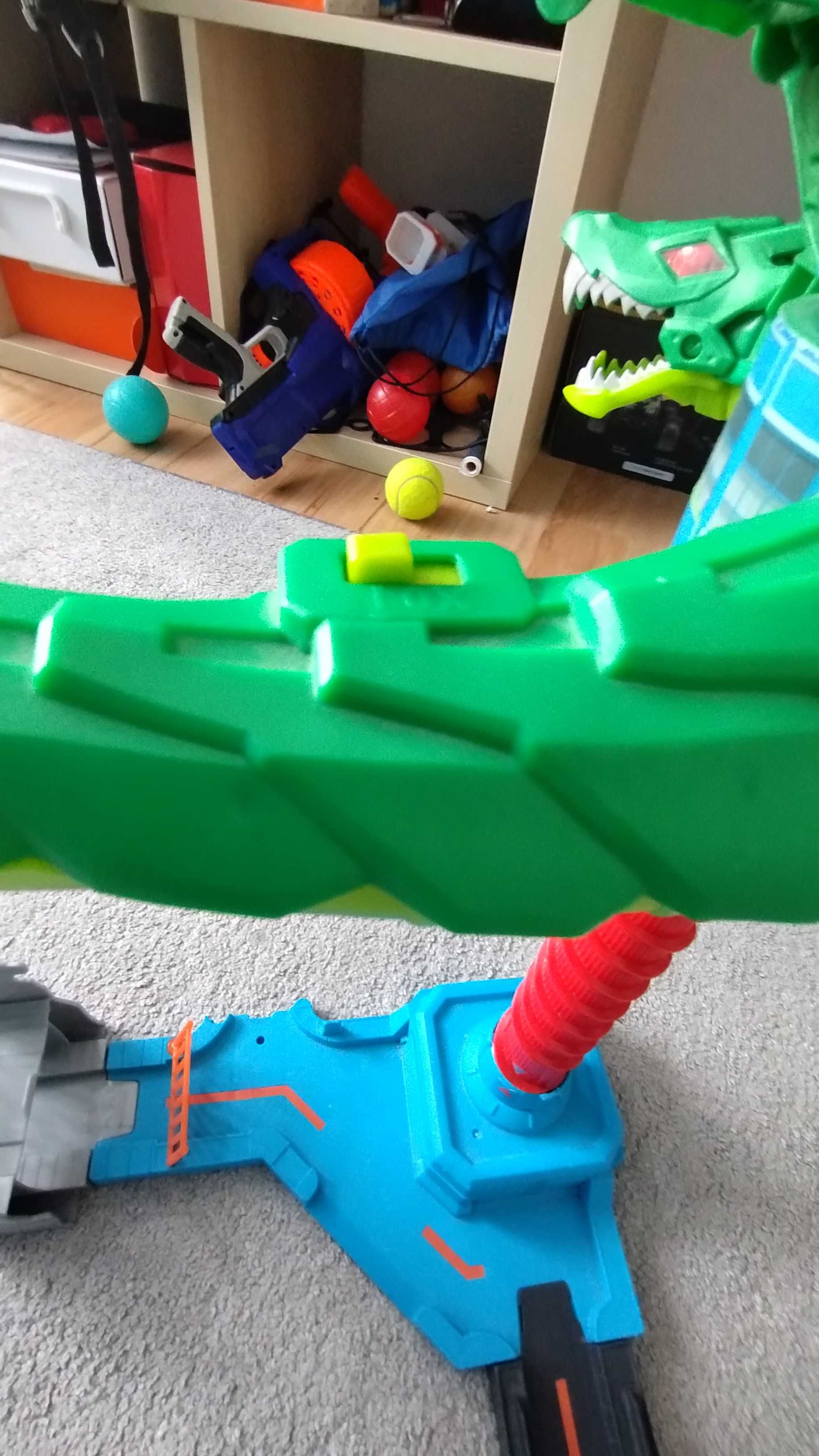 Hot Wheels z napędem Smoka!