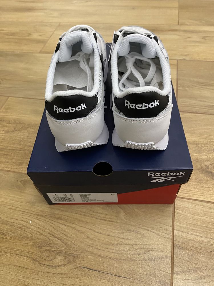 жіночі кросівки reebok az princess fy2817