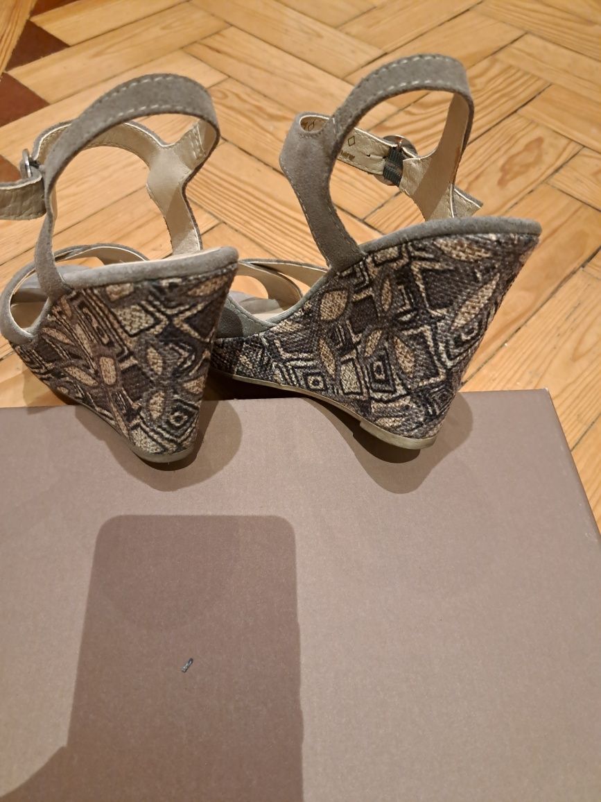 Elegantes Sapatos Tamaris 35