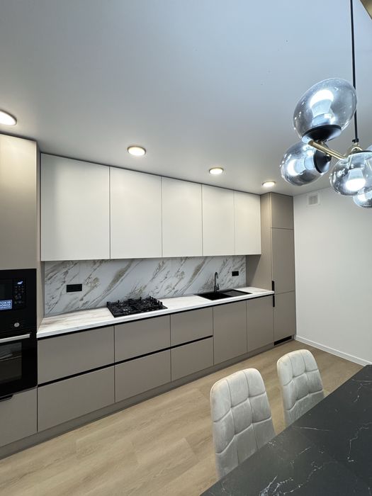 Продам шикарну велику 1,5 кімнатну квартиру із інд.газовим оп, балкон