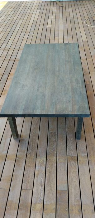 Mesa de madeira maciça