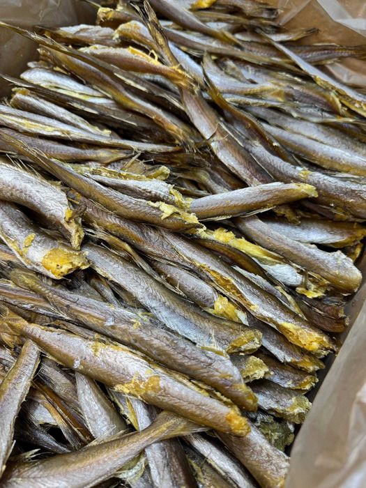 Снеки до пива, закуски: рибка, джерки, фісташки