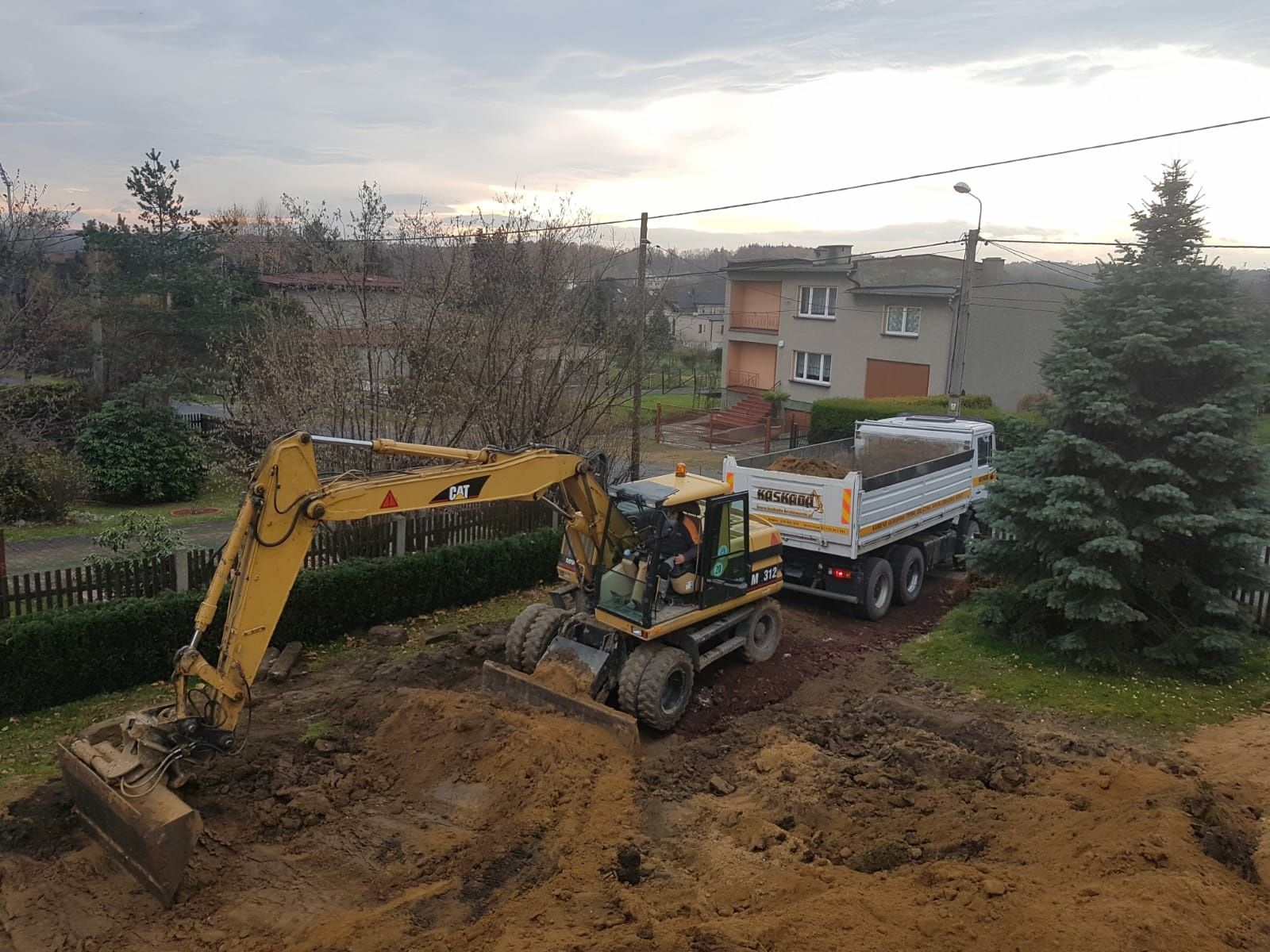 Rozbiórki wyburzenia budynków usługi koparką usługa wywóz gruzu ziemi