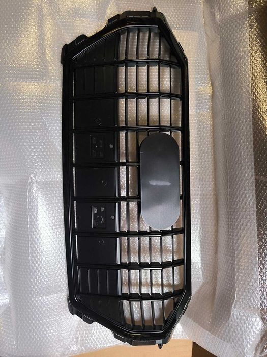 Решітка AUDI Q3 (F3) 2018+ PAD07077B