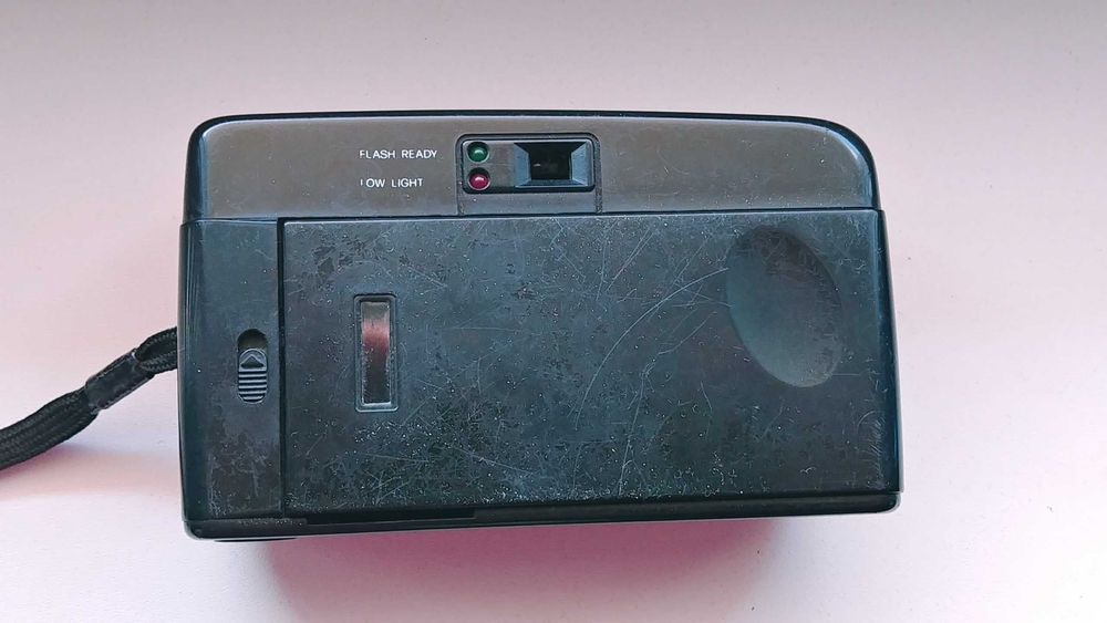 Stary aparat analogowy na klisze  aparat prl vintage analog