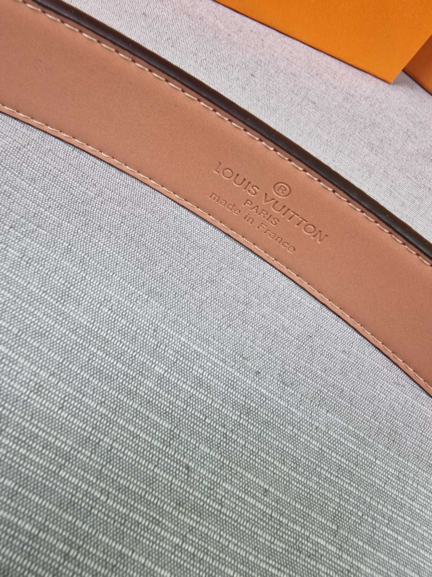 Pasek unisex skórzany klamra Louis Vuitton komplet pudełko LV