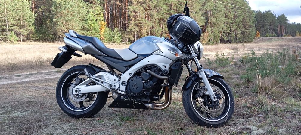 Suzuki gsr600 2006