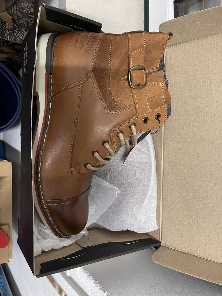 Botas em pele - Novas