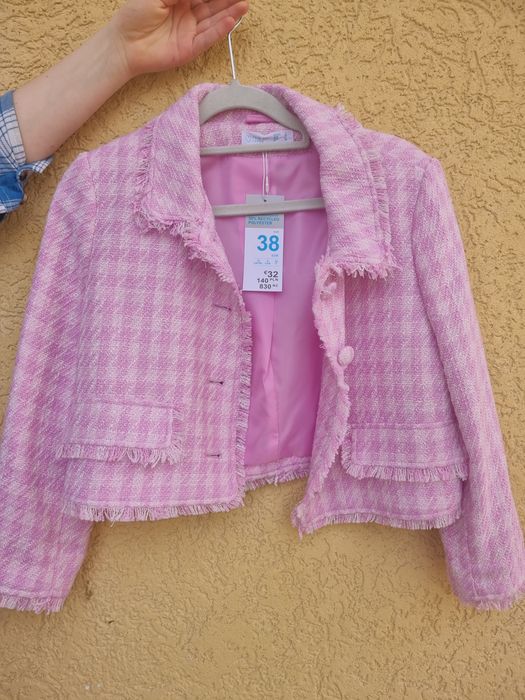 Твідовий жіночий костюм