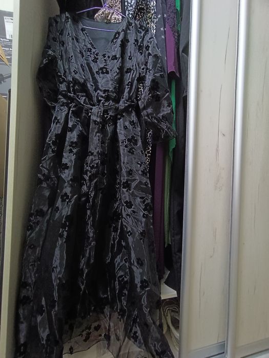 Жіноча святкова сукня