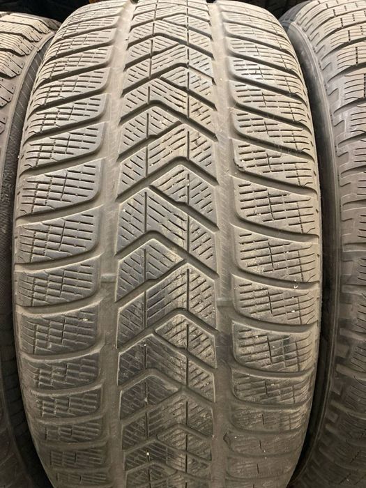 255/45R20 Pirelli Scorpion Winter