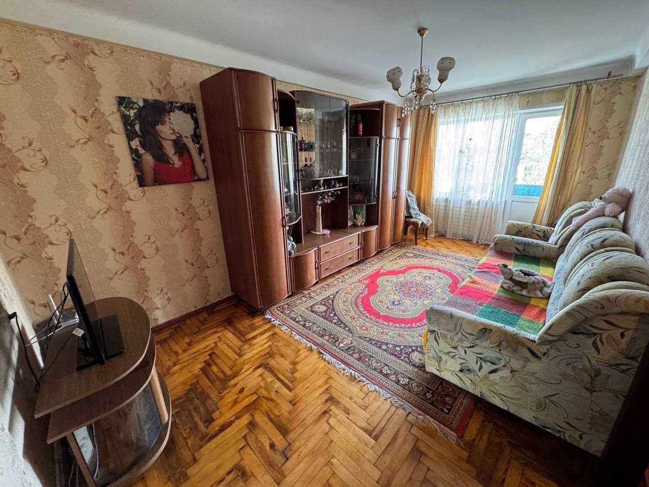Продам  3-х комнатную квартиру по ул.Светлой