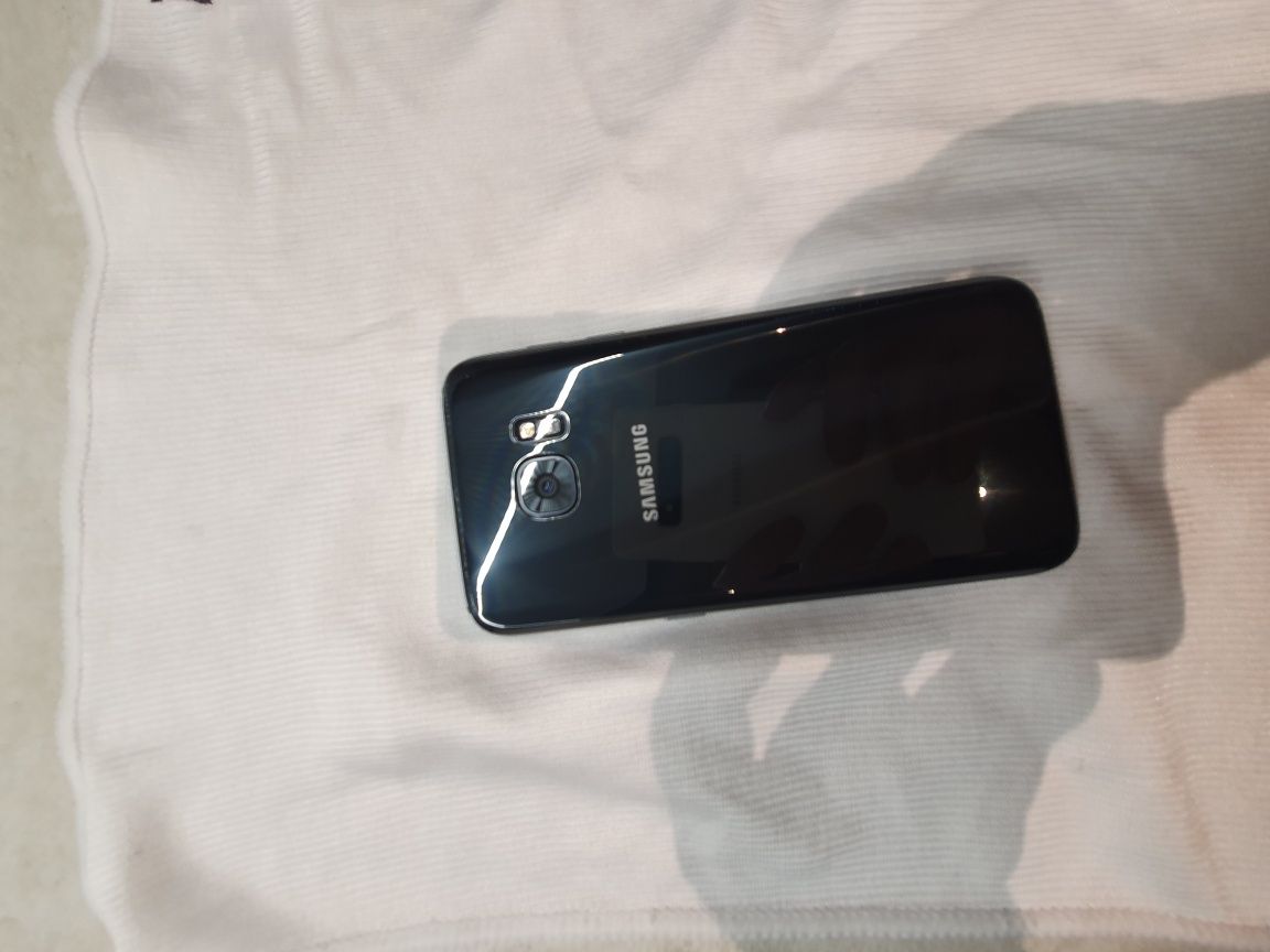 Telefon Samsung   S7.