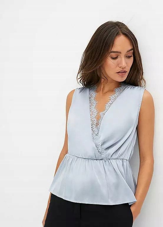 B.P.C top satynowy niebieski z koronką r.52/54