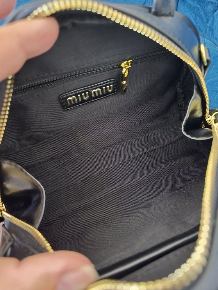 Mala Miu Miu preta