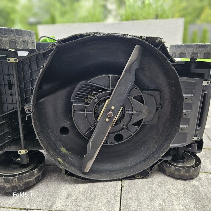 Kosiarka akumulatorowa Lux-Tools 2x20V szer.43cm, ładowarka, baterie