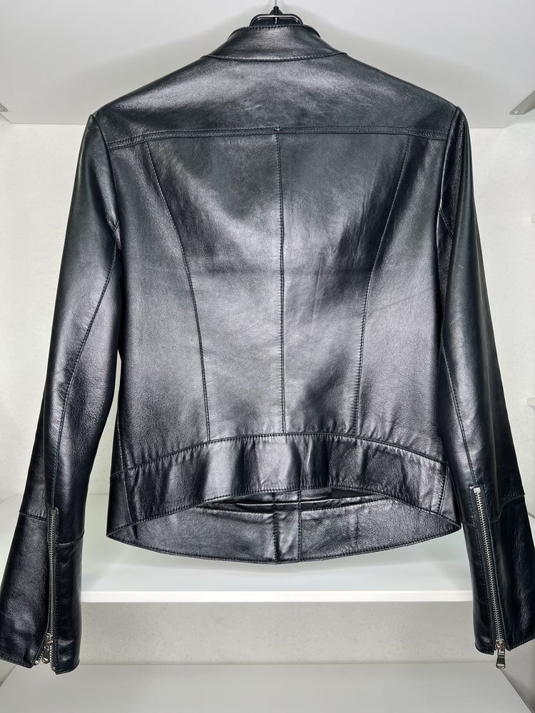 Продам кожаную женскую куртку Sportmax