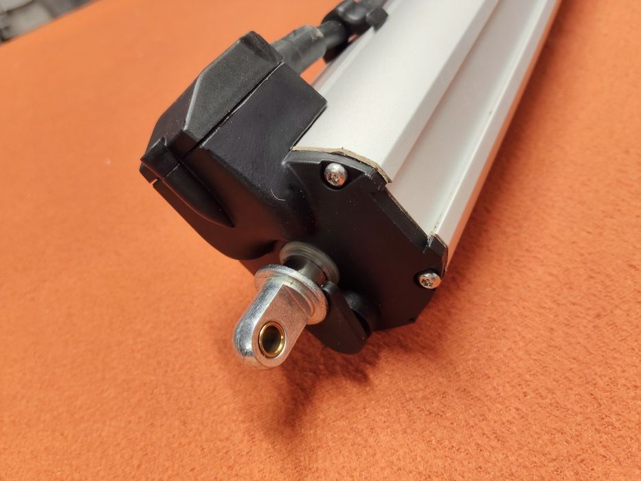 Siłownik elektryczny 230V 500N okienny