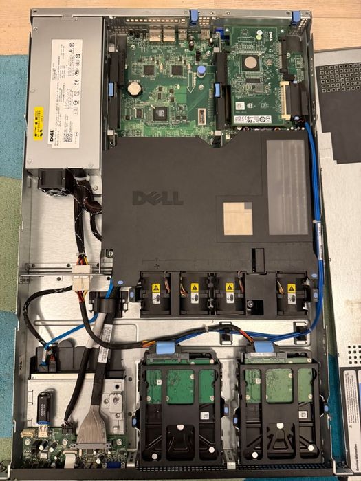 Serwer 1U DELL PowerEdge R300 z dodatkami