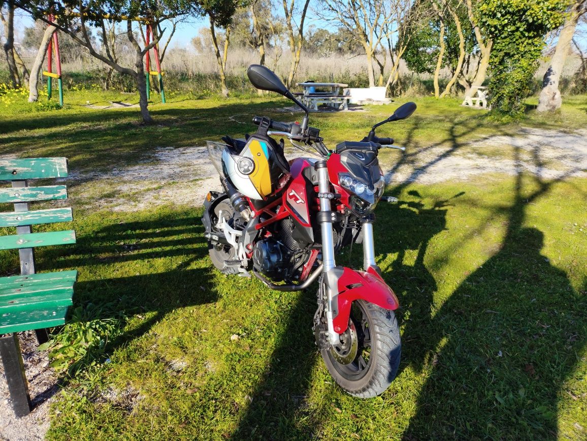 Benelli TNT 125cc impecável