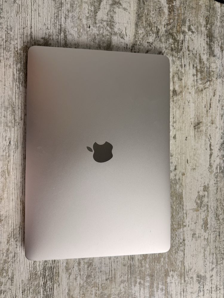MacBook Pro 13’’ 2017 i5, 8GB RAM, SSD, carregador original
