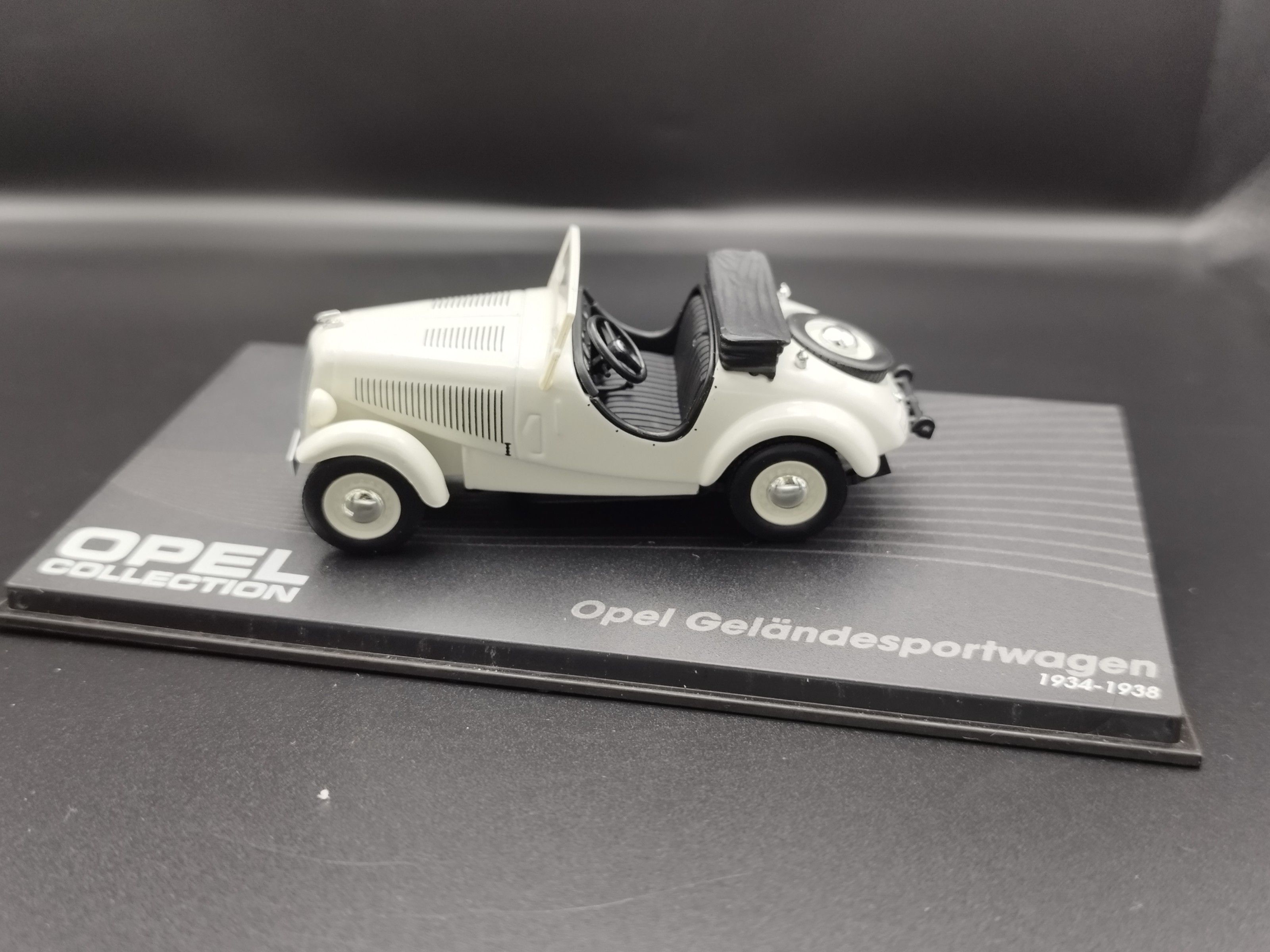 1:43 Opel Collection 1934-38 Opel Gelandesortwagen  model używany