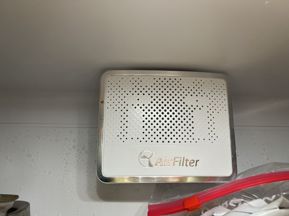 Холодильник Whirlpool вбудований