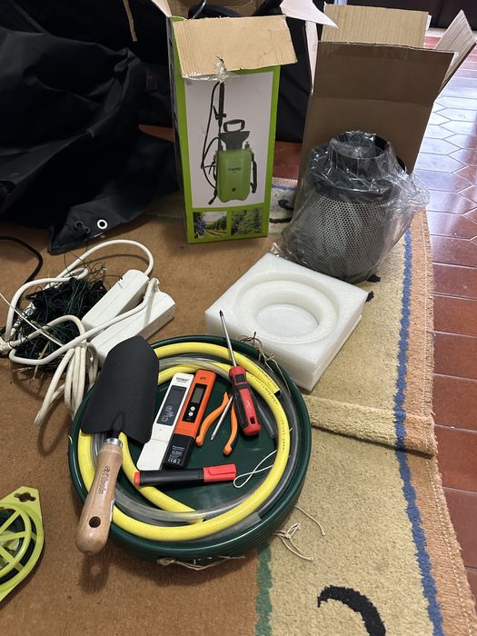 Tenda de cultivo + todos acessórios + fertilizantes