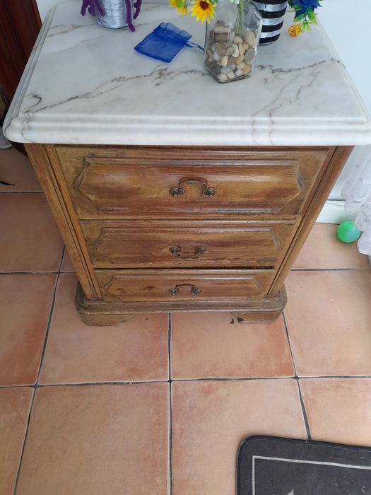 Mesinha de cabeceira