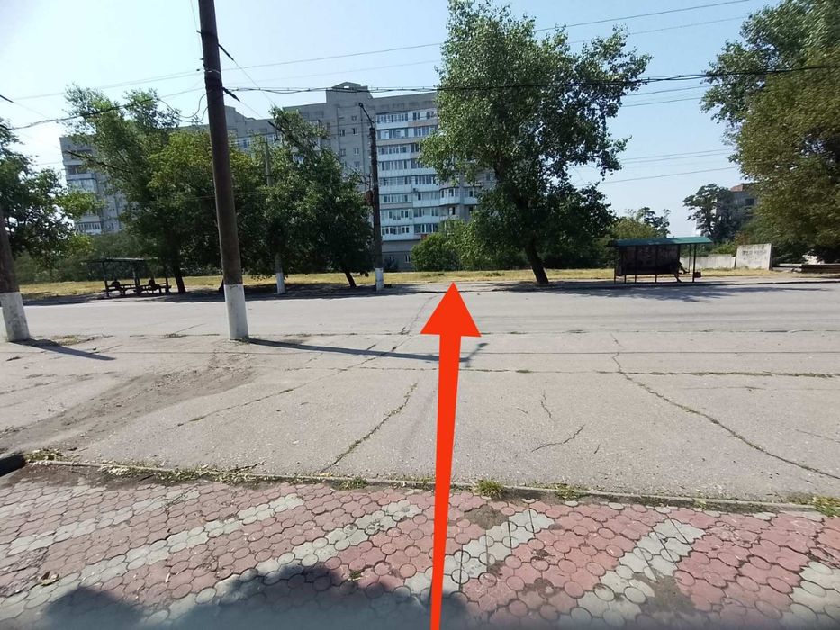 Продам земельну ділянку біля зупинки транспорту під бізнес!