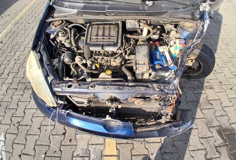2004 Toyota Yaris I 1.4 D4D 1ND-TV 75 KM Silnik Skrzynia części