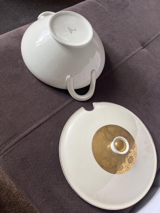 Waza porcelanowa antyk złocona do kolekcji