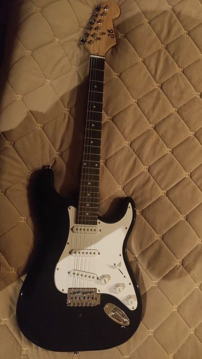 Электрогитара стратокастер + чехол в подарок