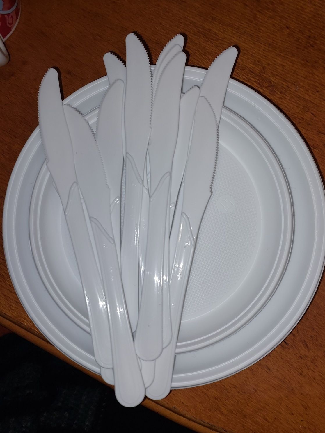 Одноразовая посуда ложки, вилки, ножи,стаканы, трубочки