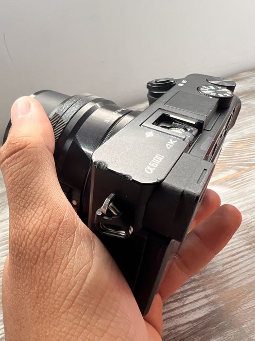 Sony A6100 E PZ 16-50mm F3.5-5.6 OSS