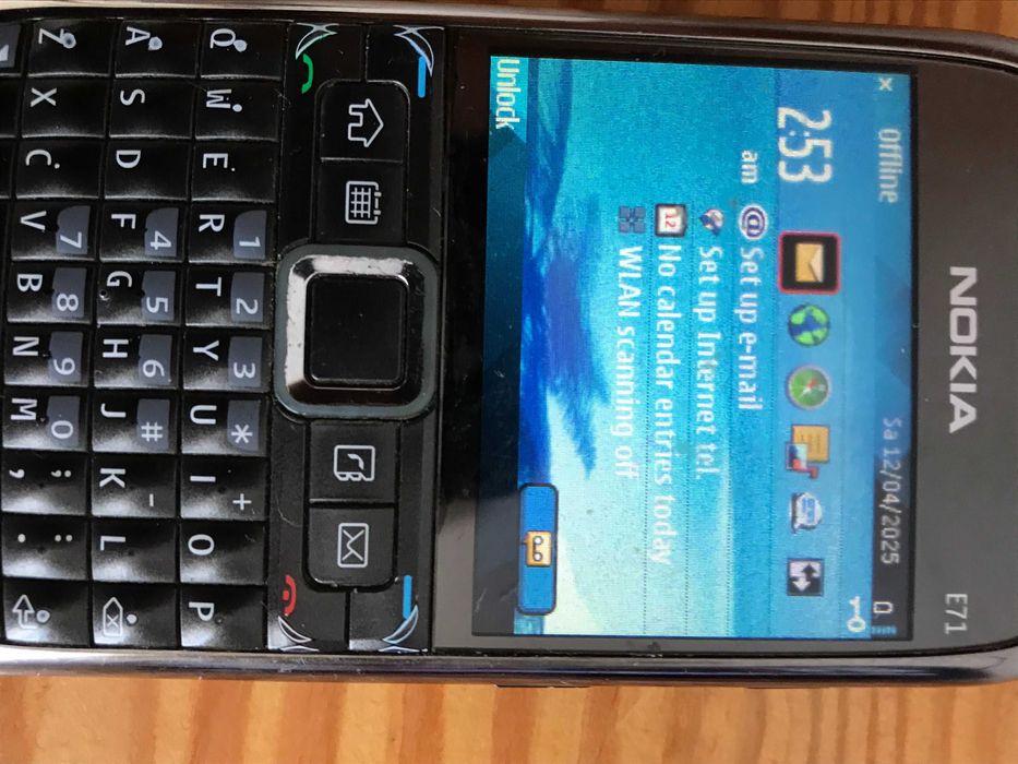 Telefon NOKIA E71