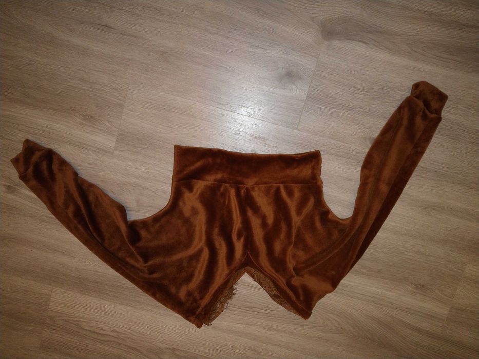 Ciepły,krótki sweterek r.S/M-nowy