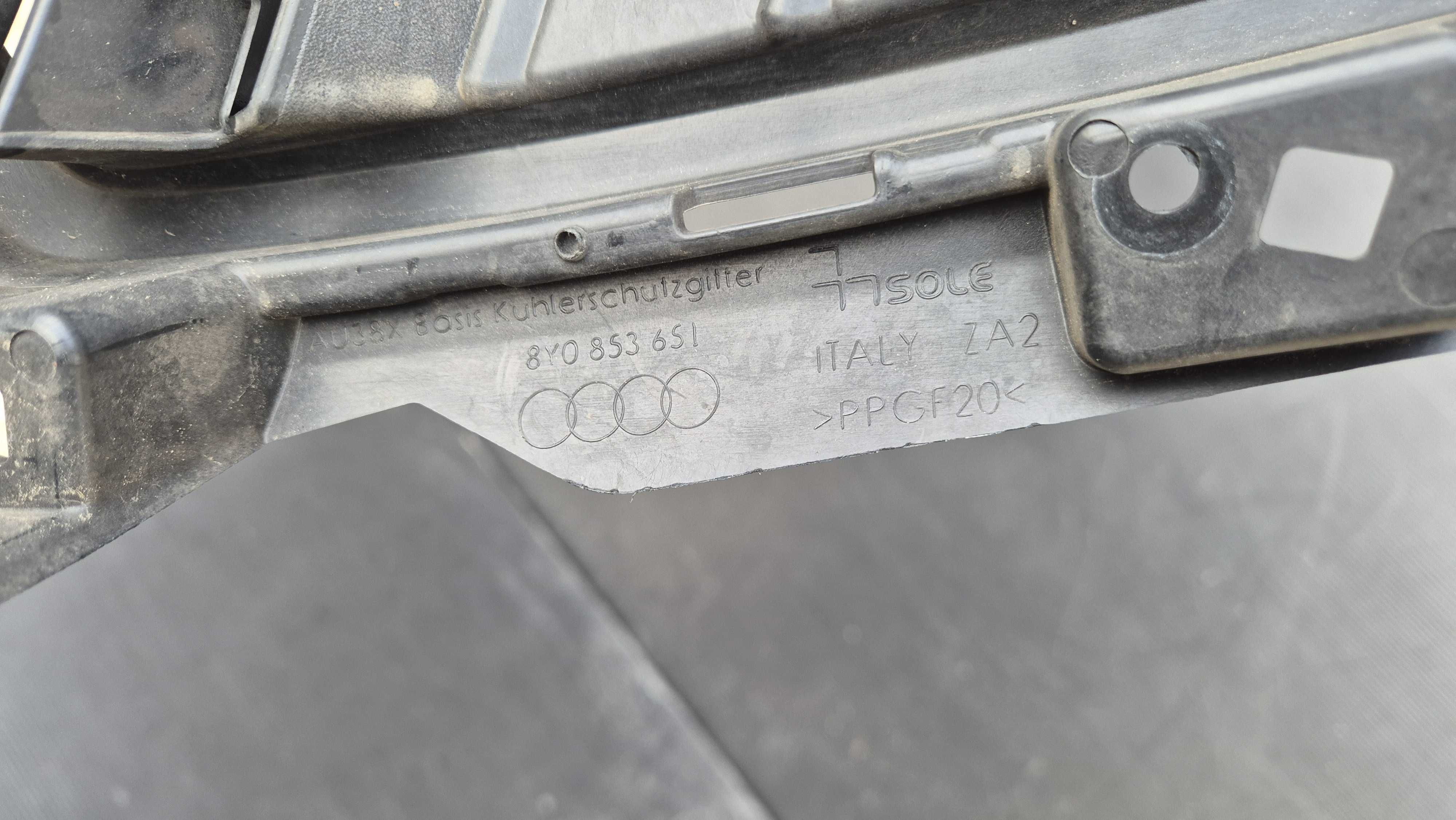 Atrapa chłodnicy GRILL Audi A3 8Y 2020- S-LINE OE 8Y0 Stan BDB ORYG !