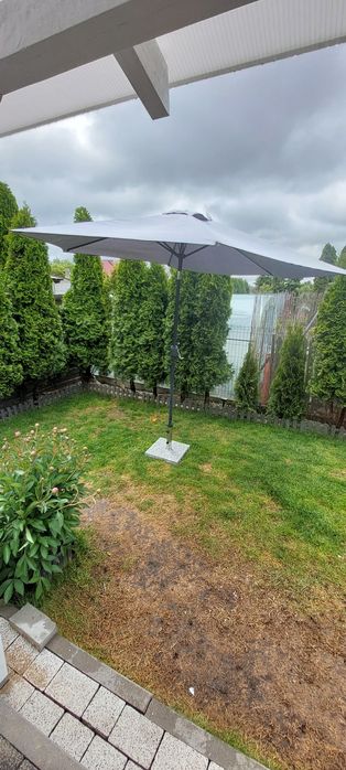 Parasol ogrodowy z podstawą granitową