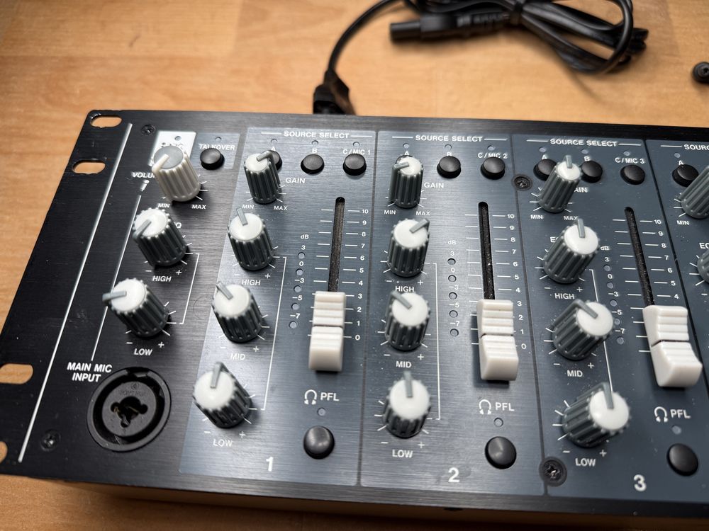 Tascam mikser mz-372