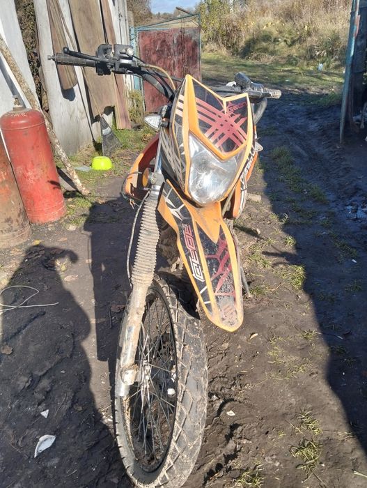 Продам кросовика 250кубіків