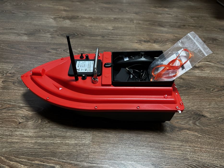 Кораблик для приманки (карповый кораблик)