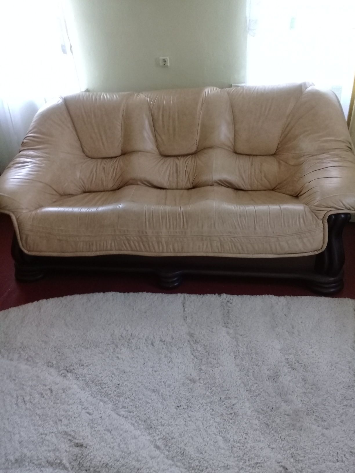 Продам диван б/у,в очень хорошем состоянии