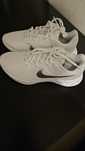Sapatilhas Nike novas