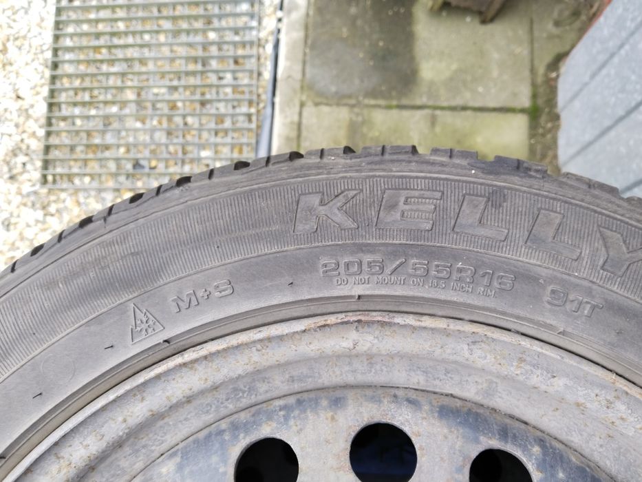Felgi stalowe Megane 2 z oponami zimowymi 205/55/16